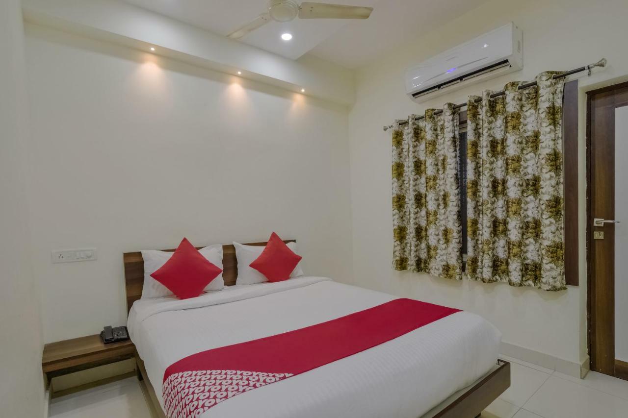 Oyo 38622 Neema Residency Anantapur Exterior foto